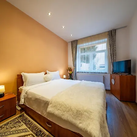 John Private Parking Apartment